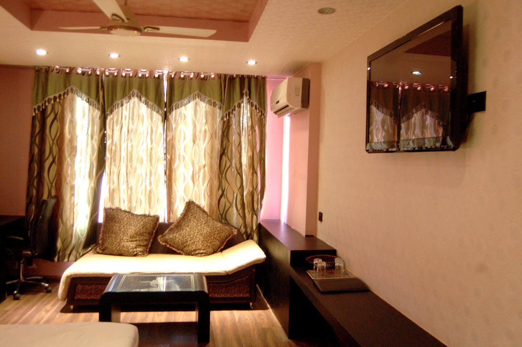Oaktel Hotel Grand Shiva Near Ganga Ghat Haridwār Exterior photo
